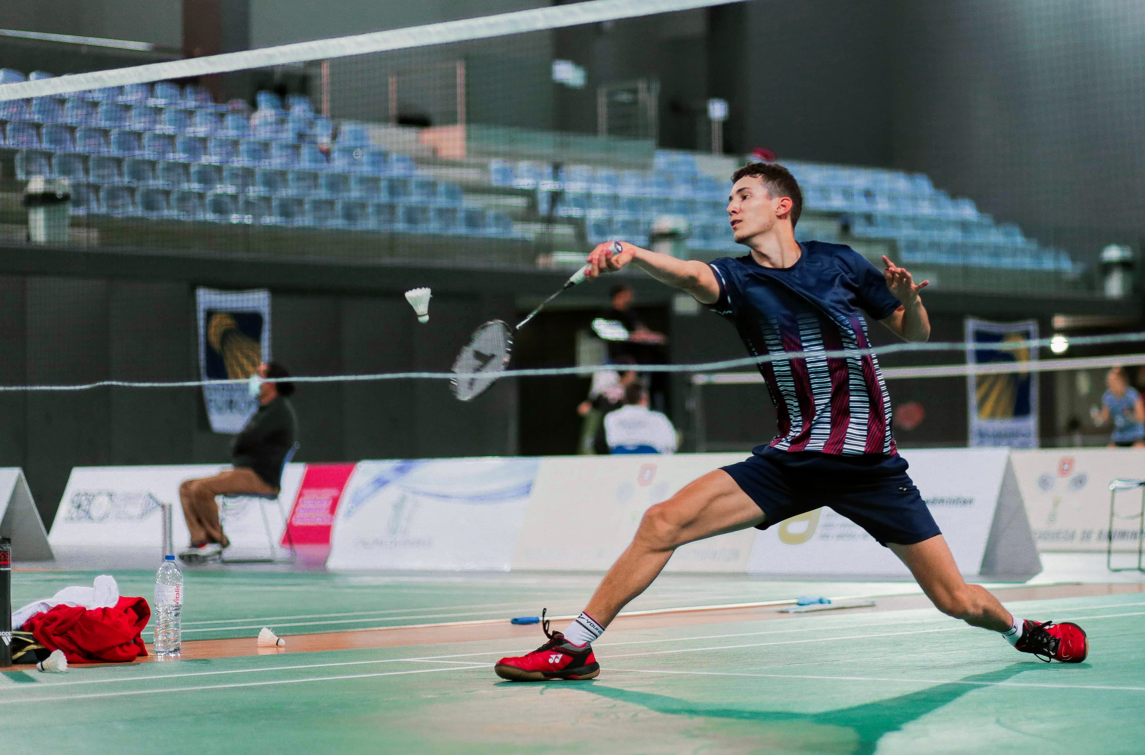 Badminton Gabriel Rodrigues em ação.
